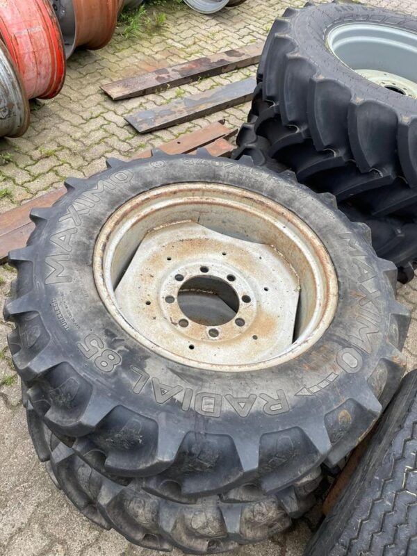 340/85R28 Vorderräder Deutz Dx, Deutz Dx Kompletträder – Bild 3