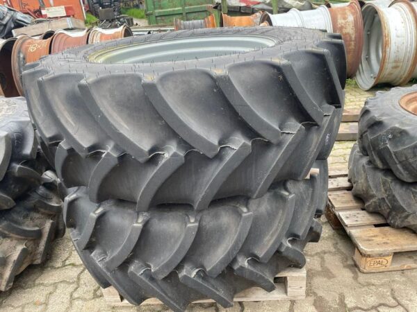 Deutz Agroplus, Same, Lamborghine Vorderräder 440/65R28