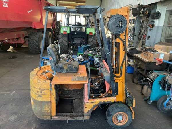 Still Stapler Elektro als Teileträger – Bild 2