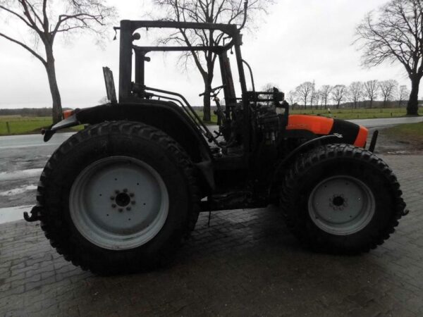 Suchen Deutz-Fahr Agrotron, defekt, Unfall, Brandschaden, Deutz – Bild 2