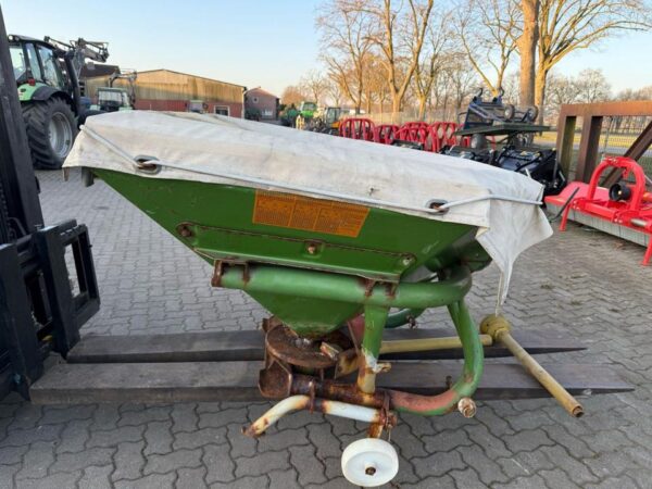 Amazone Düngestreuer ZA-F 804 + Vicon Pendelstreuer – Bild 4