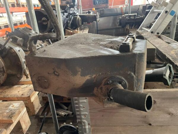 Deutz Agrostar 6.21 Tank, Hydrauliktank, Zusatzöltank – Bild 3