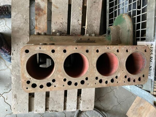 Hanomag Robust 800 Motorblock – Bild 3