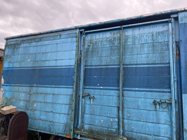 LKW Aluaufbau, Pferdetransporter