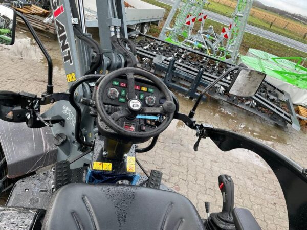 Giant 2500 XTRA HD , Hoflader , Radlader , Galabau, verfügbar – Bild 5