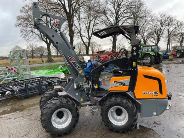 Giant 2500 XTRA HD , Hoflader , Radlader , Galabau, verfügbar