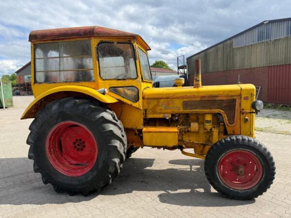 Hanomag Robust 800, hydraulische Lenkung