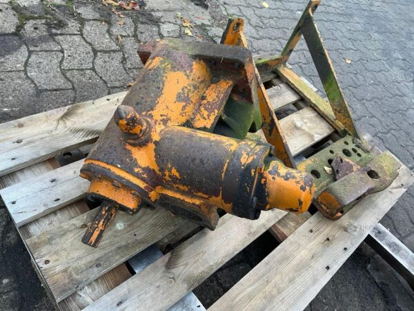 Hanomag Robust 800 Zapfwellengetriebe