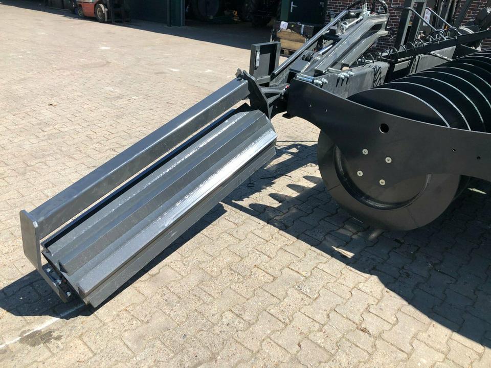 Silagewalze, Cornroller, Silowalze mit Kantenverdichter – Bild 10