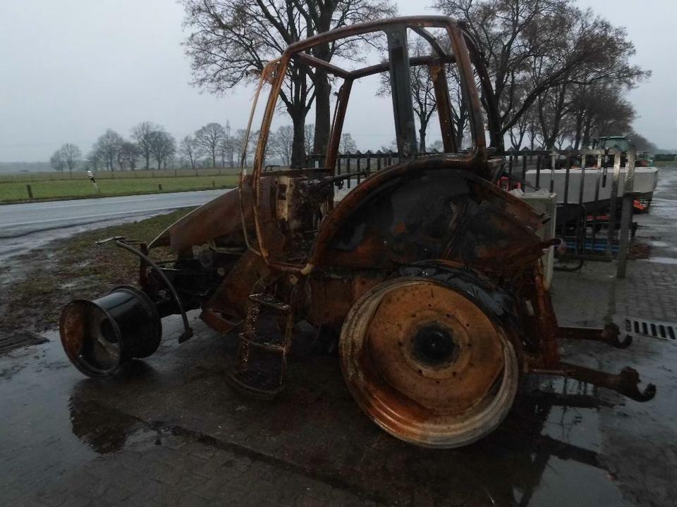 Suchen Deutz-Fahr Agrotron, defekt, Unfall, Brandschaden, Deutz – Bild 4