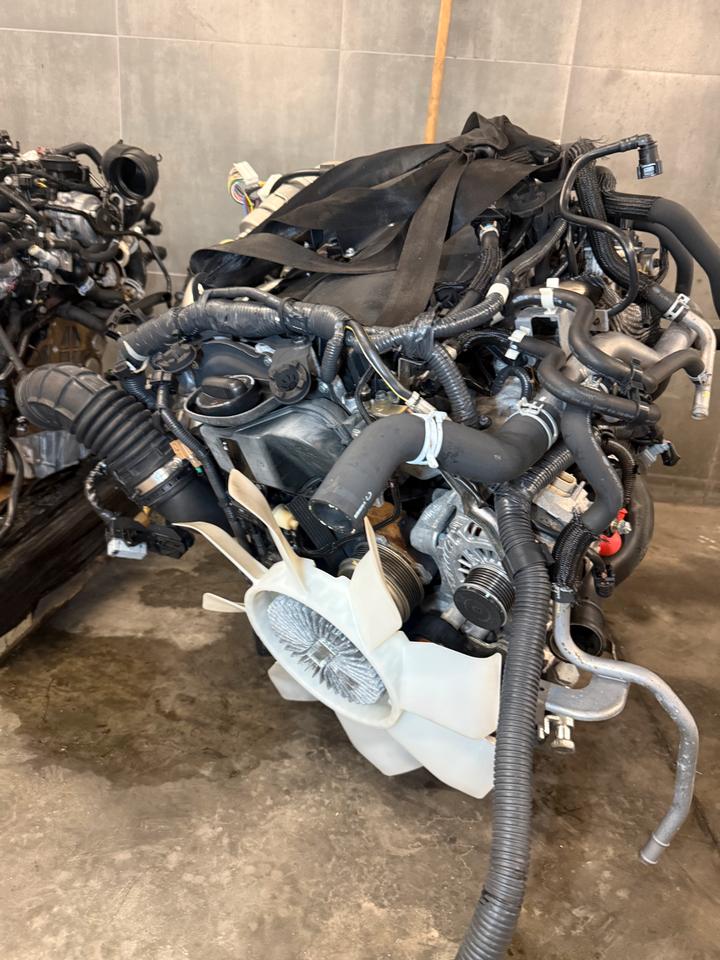 Motor Nissan Navara 2.3 dCi YS23 YS23DDTT 190PS BITURBO komplett – Bild 2