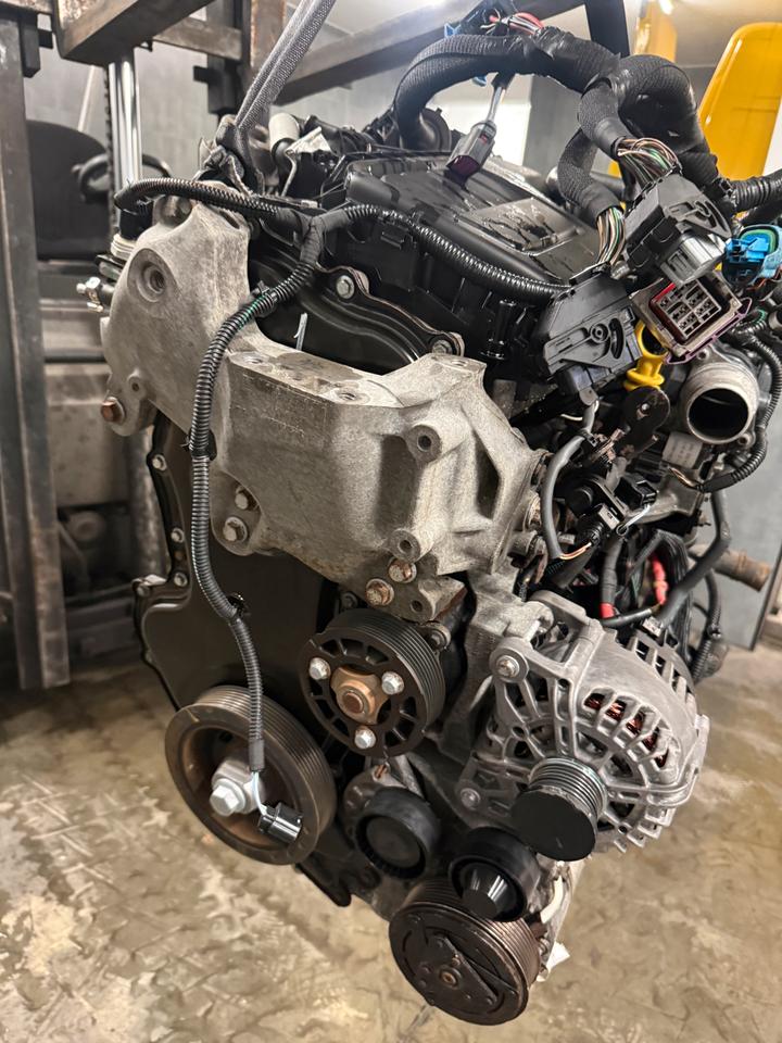 MOTOR RENAULT TRAFIC OPEL VIVARO 1.6D R9M408 R9M413 BJ2018 KOMPLE